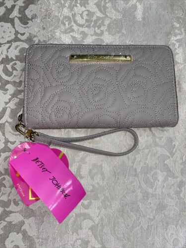 Betsey Johnson Zip Around Wallet/Wristlet Stitch FLORAL 💐MBJ1000X GRAY -CUTE