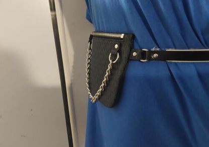 MICHAEL KORS  FANNY PACK BLACK WITH SILVER ZIPPER AND CHAIN MED TAKE A LOOK!!!!!