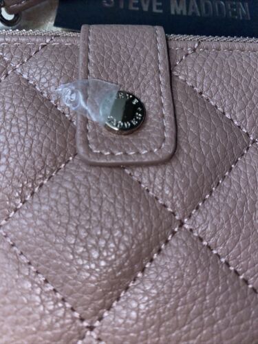 STEVE MADDEN MAUVE WALLET WRISTLET  FOLD OUT DOUBLE ZIPPER SMOOTH TEXTURE CLASSY