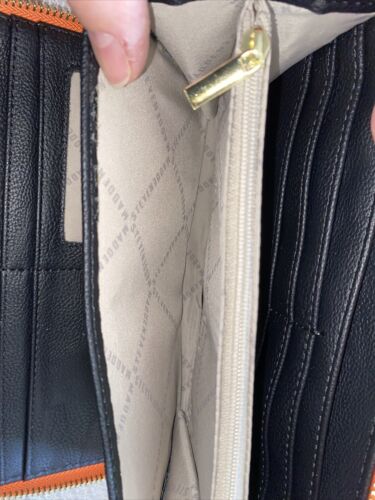 STEVE MADDEN WALLET WRISTLET ORANGE SMOOTH TEXTURE GOLD ZIPPER MD1000X