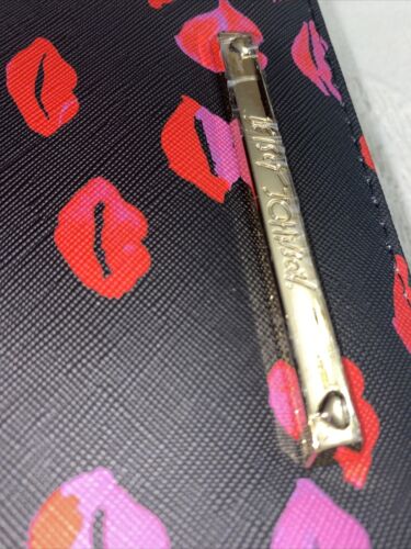 Betsey Johnson Zip Around Wristlet Wallet MOUTHS & LIPS BLACK Background NWT