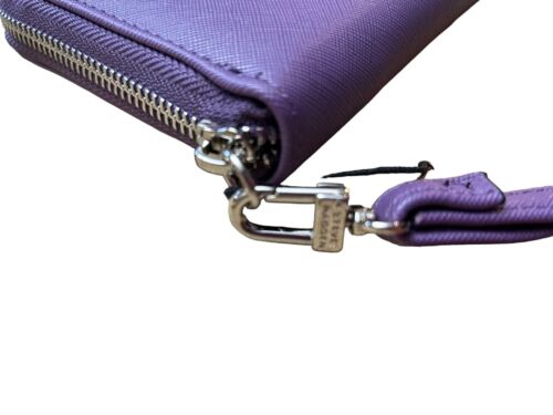 STEVE MADDEN WALLET WRISTLET GRAPE SMOOTH TEXTURED SILVER ZIP "OH WHAT COLOR"