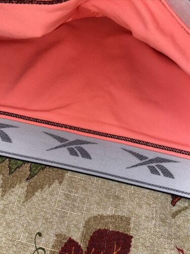 Reebok Seamless Bra Electric Coral  Medium Support MEDIUM MSRP $40 BEAUTIFUL!