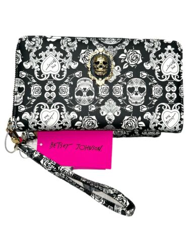 Betsey Johnson Zip Around Wristlet Wallet SKULLS~ Black & White~Gold UNIQUE!