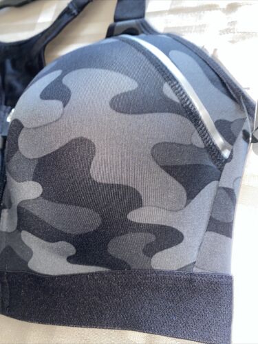 LAYER 8 MAXIMUM SUPPORT-CROSSBACK~Sz. M~ Sports Bra CAMO Fitted Front Zipper-NEW