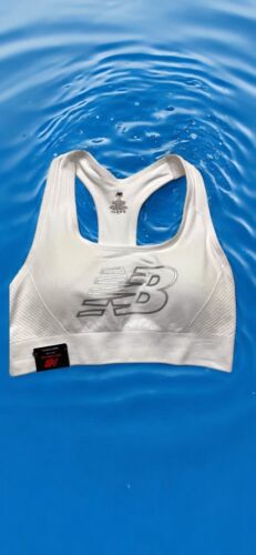 NEW BALANCE Medium Impact Sports Bra Style # 111048 Size Large White/Silver CUTE