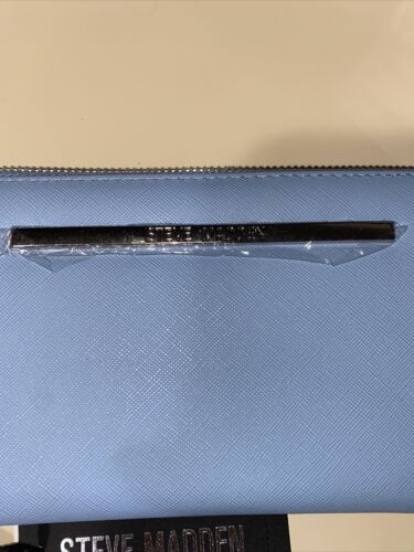 STEVE MADDEN WALLET WRISTLET CLOUD ☁️(LIGHT-BLUE) SMOOTH TEXTURED MSRP $58