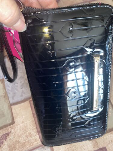Betsey Johnson Zip Around Wallet/Wristlet HEARTS BLACK PATENT ELEGANT & Cute!!