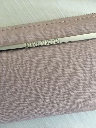 STEVE MADDEN WALLET WRISTLET BLUSH SMOOTH TEXTURED SILVER ZIPPER "CLASSY"