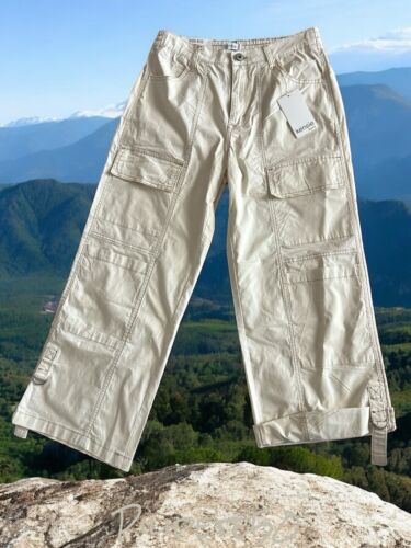 Kensie Jeans Cargo Capri Convertible Pants Size 6/ 28~Preppy~Cream~Retail $68