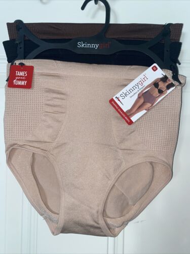 Skinnygirl Shaping Seamless Briefs Size MEDIUM 3  pair Style SG7703￼￼ New