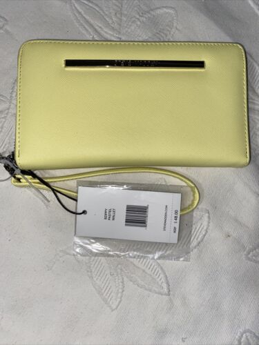 STEVE MADDEN WALLET WRISTLET PASTEL (YELLOW) SMOOTH TEXTURE SILVER ZIPPER PRETTY