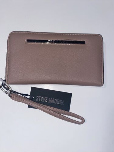 STEVE MADDEN WALLET WRISTLET MAUVE SMOOTH TEXTURED SILVER ZIPPER