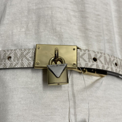 MICHAEL KOR BELT REVERSIBLE LUGGAGE/VANILLA MK LOGO GOLD PADLOCK BUCKLE SKINNY