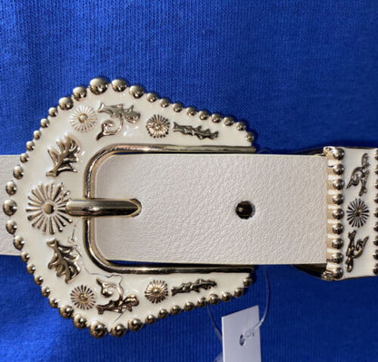 STEVE MADDEN BELT LARGE WITH WHITE AND GOLD BEAUTIFUL DESIGNED BUCKLE (SKINNY)