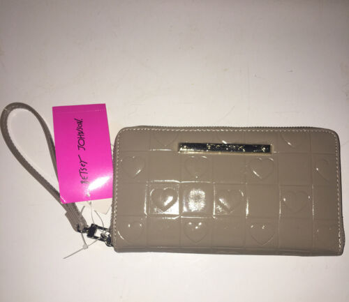 Betsey Johnson Zip Around Wristlet Wallet - STONE - Heart Design Patent NWT