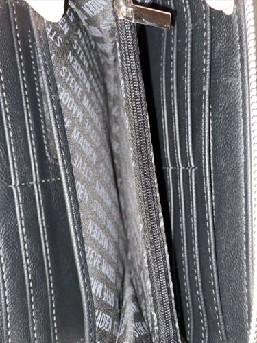 Steve Madden Wallet Beige&Bisque Printed SM Logo Zip Around Silver Hardware NEW