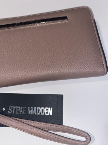 STEVE MADDEN WALLET WRISTLET MAUVE SMOOTH TEXTURED SILVER ZIPPER
