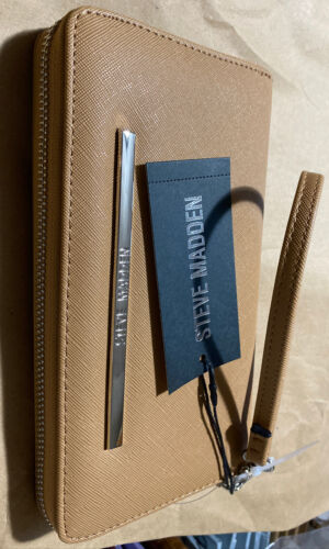 STEVE MADDEN WALLET WRISTLET CAMEL (LIGHT TAN) SMOOTH TEXTURED SILVER ZIPPER