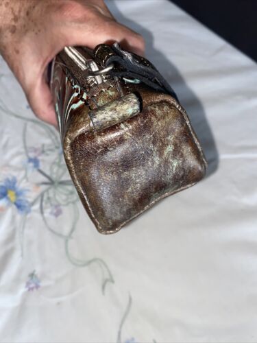 Patricia Nash Isla Oblong Tooled Turquoise Leather Wristlet Style A035133 NEW