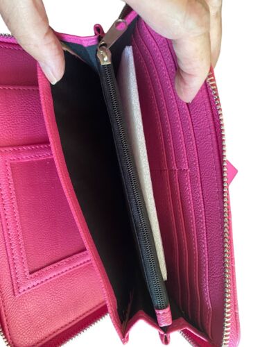 Betsey Johnson Zip Around Wristlet Wallet SKULLS~ Fuchsia~HALLOWEEN~ UNIQUE!