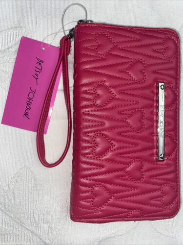 BETSEY JOHNSON Zip Around Wallet/Wristlet Stitch RED- XOZIP-S  BEAUTIFUL!