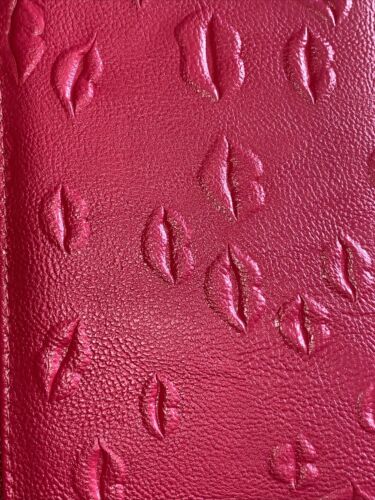 Betsey Johnson Zip Around Wristlet Wallet LIPS RED Embossed DESIGN NEW CUTE!