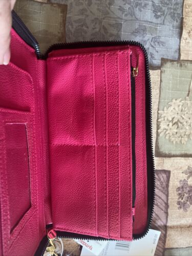 Betsey Johnson Zip Around Wallet/Wristlet HEARTS BLACK PATENT ELEGANT & Cute!!