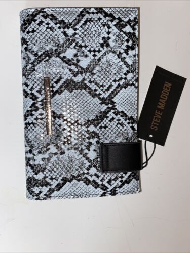 STEVE MADDEN BIFOLD WALLET, CLUTCH LIGHT BLUE/WHITE SERPENTINE