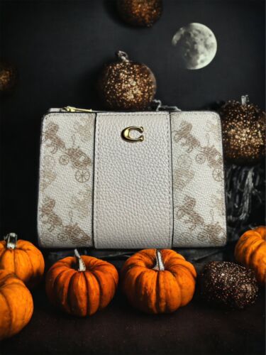 Coach~Horse & Carriage Bifold Wallet~Zip