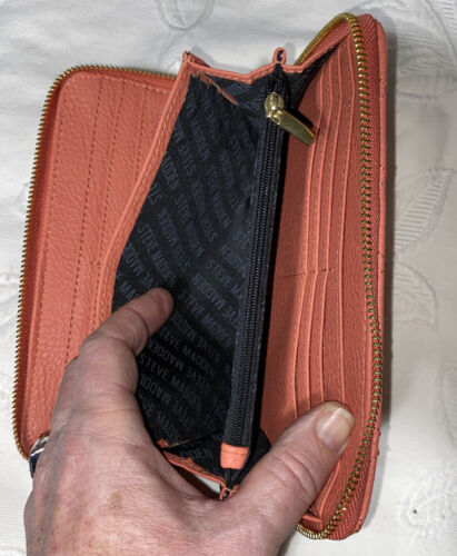 STEVE MADDEN WALLET WRISTLET COLOR PAPAYA DIAMOND QUILTED GOLD ZIPPER