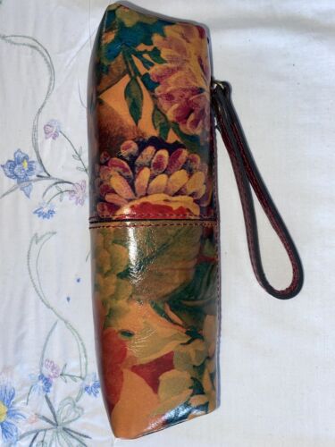 Patricia Nash Isla Oblong Italian Leather Wristlet Isla-Spring Multi P50601