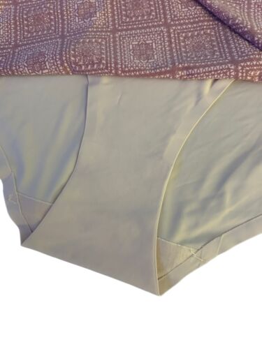 BCBGMaxAzria~3 Pack Women's M ~ No Show Bonded Lasercut Panties~Multicolor~NWT