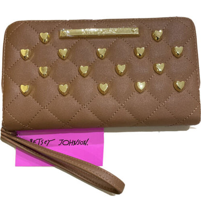 BETSEY JOHNSON Cognac ZIP AROUND CLUTCH WALLET WRISTLET BS800160 GOLD HEARTS NWT