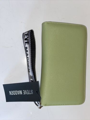 STEVE MADDEN WALLET/WRISTLET LIME (SOFT GREEN) SMOOTH TEXTURED LOGO STRAP- CUTE!