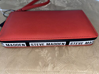 STEVE MADDEN WALLET WRISTLET RED WRAP AROUND LOGO SMOOTH TEXTURED