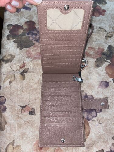 STEVE MADDEN MAUVE WALLET WRISTLET  FOLD OUT DOUBLE ZIPPER SMOOTH TEXTURE CLASSY