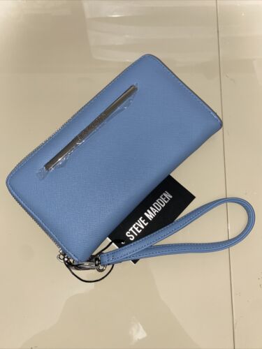 STEVE MADDEN WALLET WRISTLET CLOUD ☁️(LIGHT-BLUE) SMOOTH TEXTURED MSRP $58