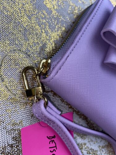 Betsey Johnson Zip Around Wristlet Wallet BOW DESIGN - LILAC & Gold Hardware NWT