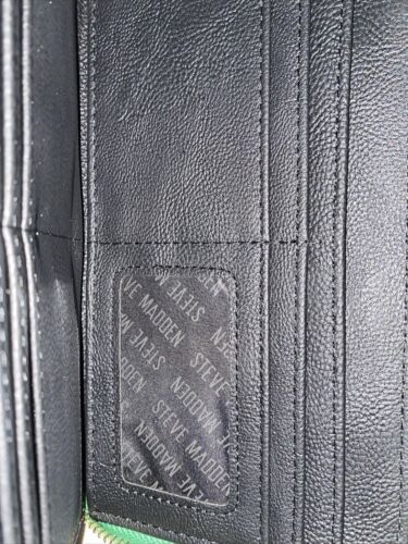 STEVE MADDEN WALLET WRISTLET OLIVE GREEN SMOOTH TEXTURED GOLD ZIPPER "CLASSY"