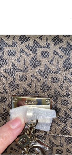 DKNY CINDY FLAP CROSSBODY BAG BROWN SIGNATURE PURSE $228 Just Beautiful!!NEW