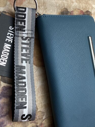 STEVE MADDEN WALLET WRISTLET TEAL BLUE SMOOTH TEXTURED SILVER ZIPPER