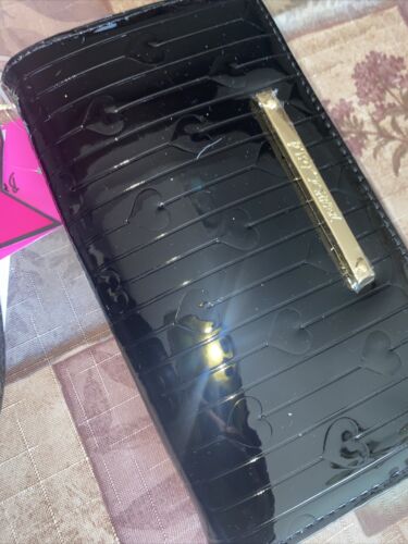 Betsey Johnson Zip Around Wallet/Wristlet HEARTS BLACK PATENT ELEGANT & Cute!!