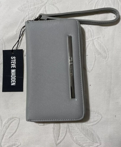 STEVE MADDEN WALLET WRISTLET SAGE SMOOTH TOUCH SILVER HARDWARE