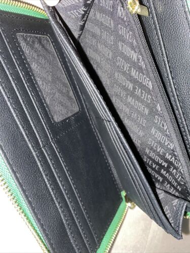 STEVE MADDEN WALLET WRISTLET OLIVE GREEN SMOOTH TEXTURED GOLD ZIPPER "CLASSY"