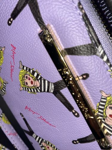BETSEY JOHNSON 2 PIECE GIFT SET. PINK SCARF &  WALLET WITH LIPS & BOW NEW IN BOX