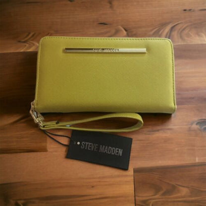 STEVE MADDEN WALLET WRISTLET YELLOW SMOOTH TEXTURED SILVER ZIPPER