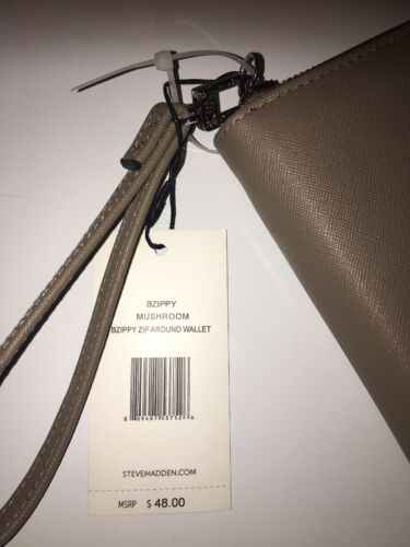 STEVE MADDEN WALLET~ WRISTLET~MUSHROOM SMOOTH TEXTURED~SILVER HARDWARE~UNIQUE!