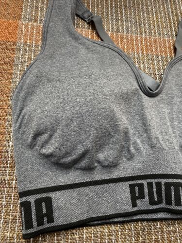 PUMA Women's Seamless Sports Bra - Heather Gray/Black Low Support  SUPER CUTE!!
