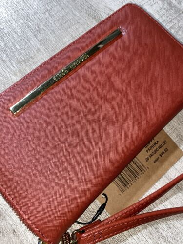 STEVE MADDEN WALLET WRISTLET RED~PAPRIKA~ LOGO SMOOTH TEXTURED~ORGANIZER~UNIQUE!